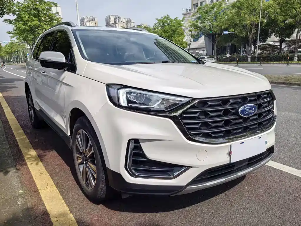Edge PLUS EcoBoost 245 2 WD Platinum Sharp 5-seat