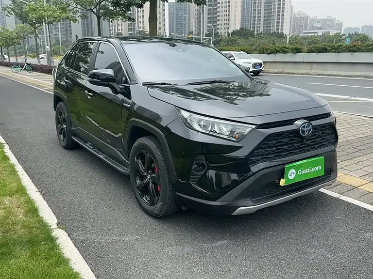 Toyota RAV4 Dual Engine 2.5 L E-CVT 4 WD Elite Plus