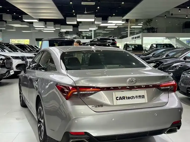 Toyota Avalon 2.0 L Luxury