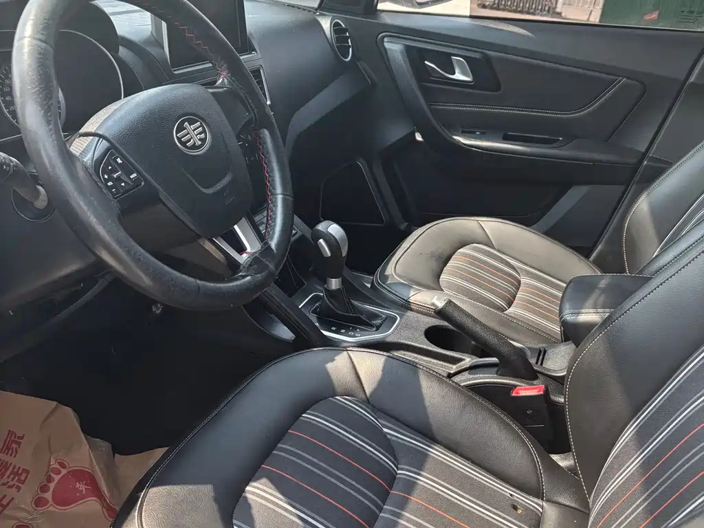 Besturn X40 1.6 L Auto Luxury