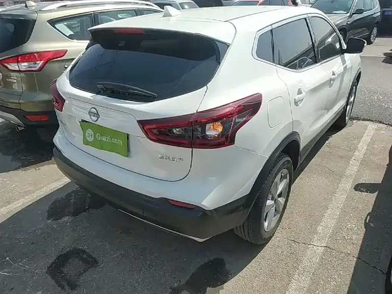 Nissan Qashqai Classic 2.0 L CVT XV Comfort