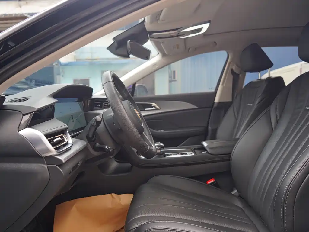 Hongqi H5 2.0 T Auto Connected Flagship