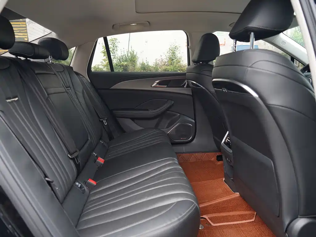 Hongqi H5 2.0 T Auto Connected Flagship