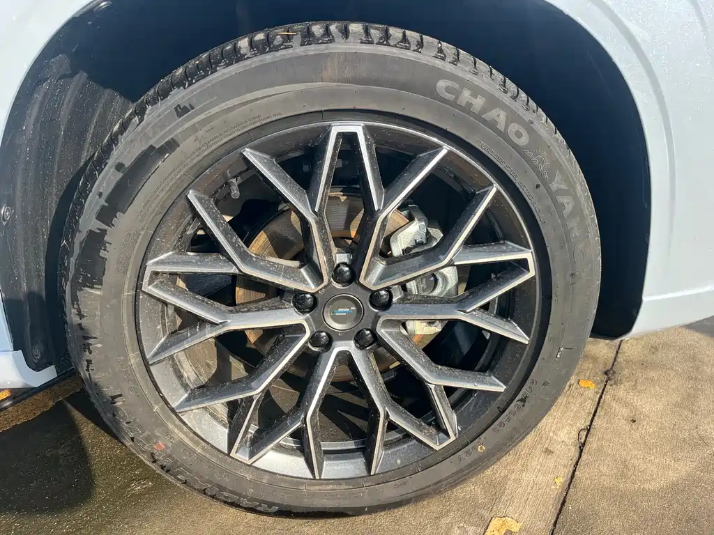 Changan Oshan Z6 Blue Whale 1.5 T DCT Smart Enjoyment