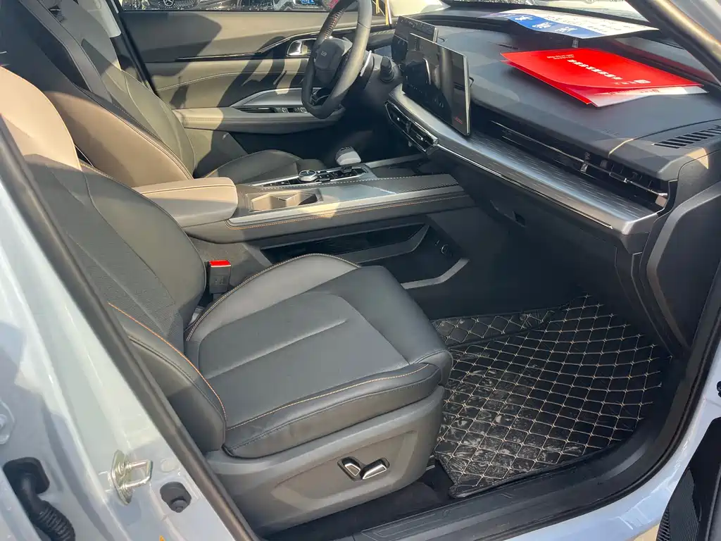 Changan Oshan Z6 Blue Whale 1.5 T DCT Smart Enjoyment