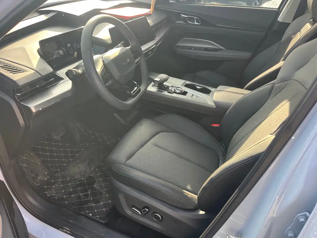 Changan Oshan Z6 Blue Whale 1.5 T DCT Smart Enjoyment
