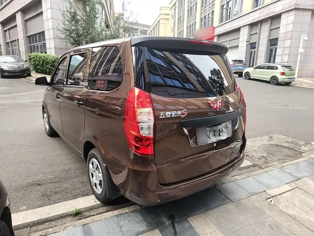 Wuling Hongguang 1.2 L S Basic CN-VI LSI