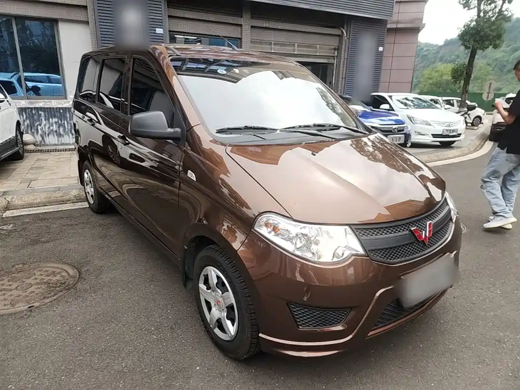 Wuling Hongguang 1.2 L S Basic CN-VI LSI