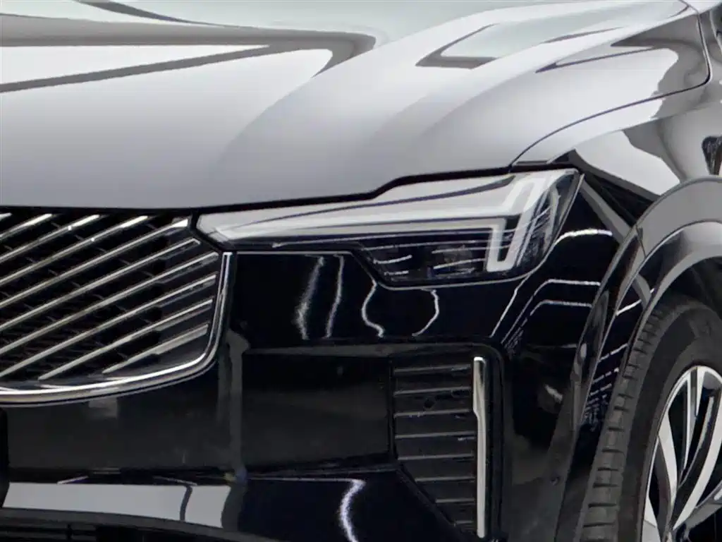 Volvo XC90 PHEV 沃尔沃XC90插电式混动 2025款 T8 智尊豪华版 7座