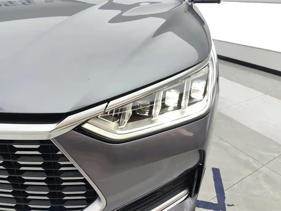 Song PLUS 1.5 T Auto Flagship