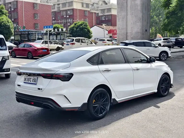 Geely Binrui Binrui COOL 1.5 T DCT Lightning