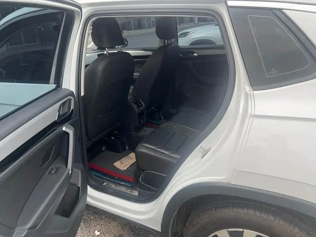 Tayron 330 TSI 2 WD Luxury Connected