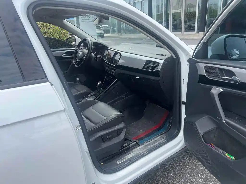 Tayron 330 TSI 2 WD Luxury Connected