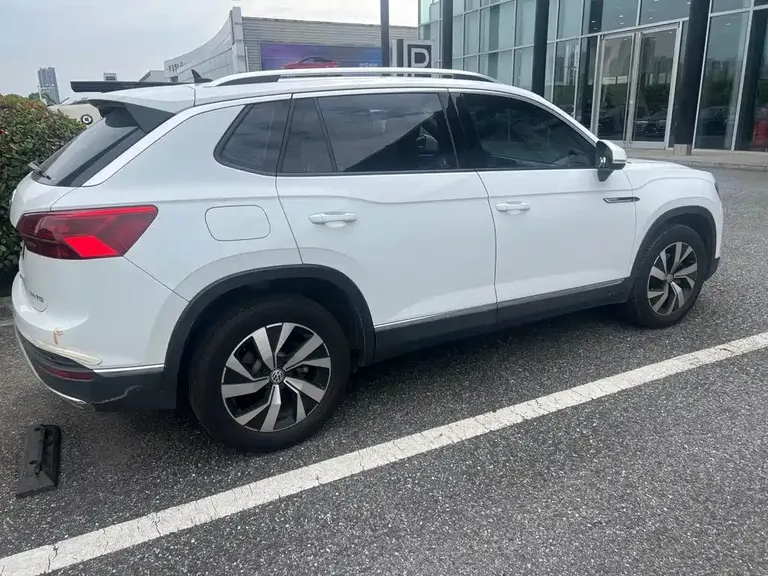 Volkswagen Tayron 330 TSI 2 WD Luxury Connected