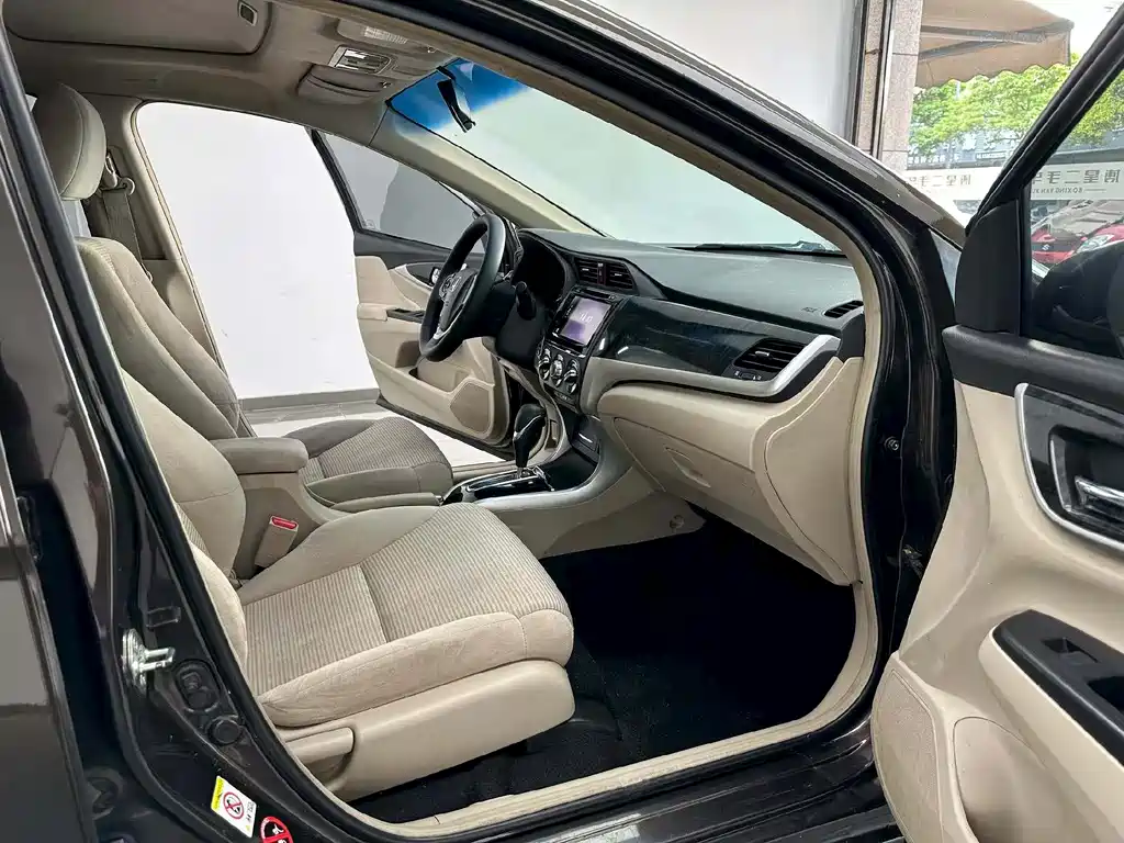 Crider 1.8 L Auto Luxury