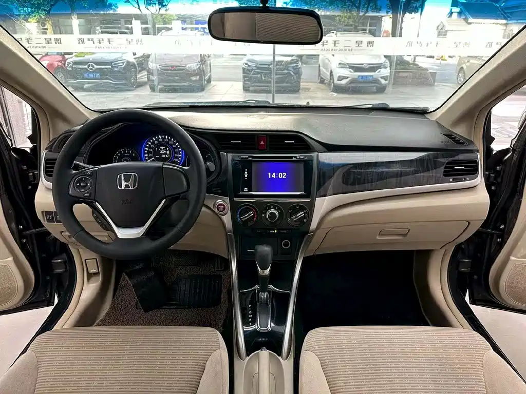 Crider 1.8 L Auto Luxury