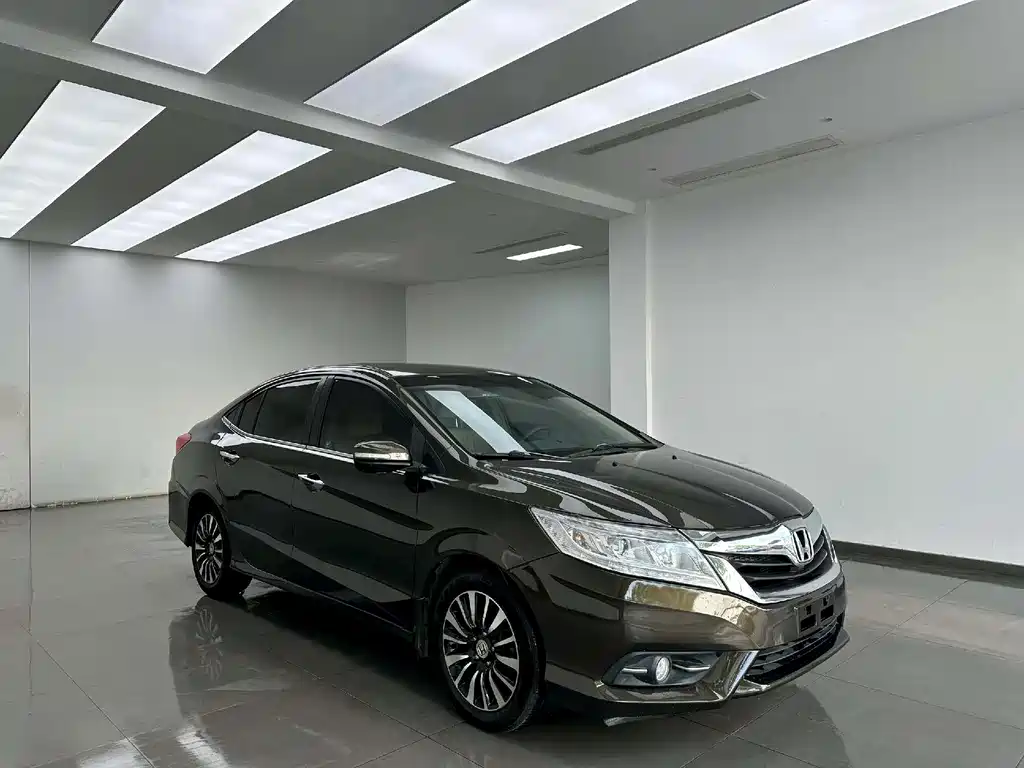 Crider 1.8 L Auto Luxury