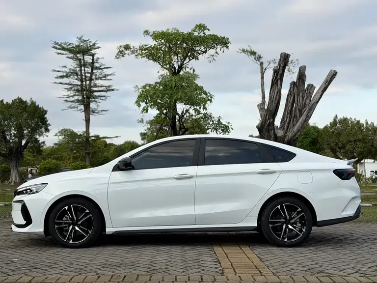 Geely Binrui Binrui COOL 1.5 T DCT Dragon