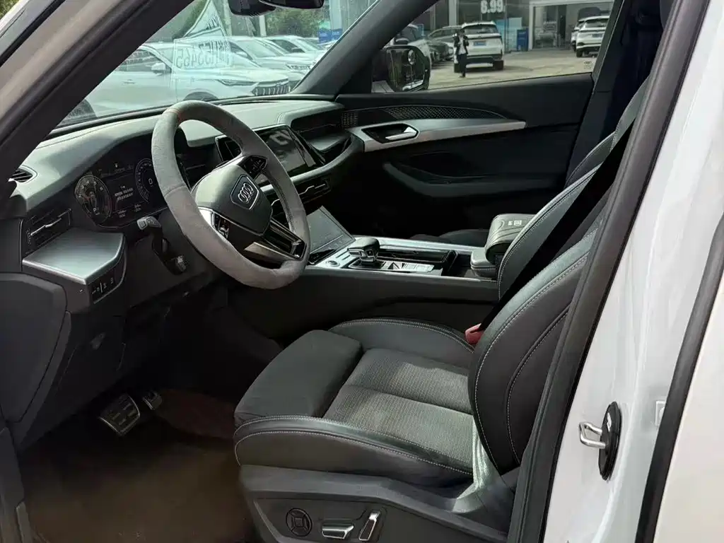 Audi Q6 45 TFSI quattro Qiyun Flying Ride Package