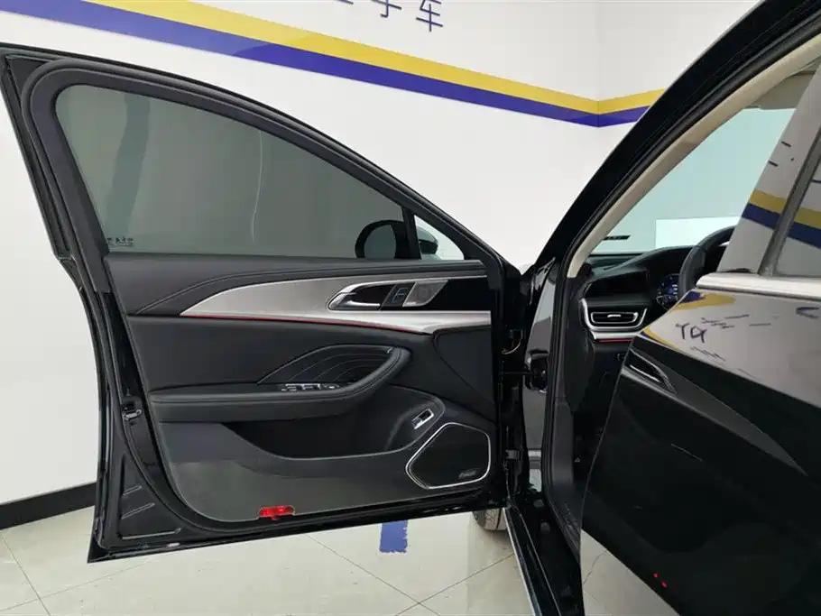 Hongqi H5 2.0 T Auto Connected Flagship Enjoyment