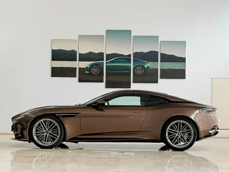 Aston Martin DB12 4.0 T V8 Coupe
