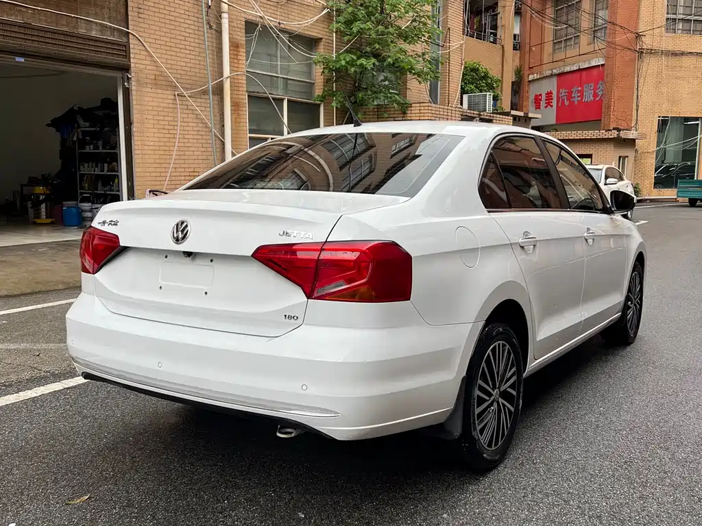 Jetta 捷达 2019款 梦想版 1.5 L 手动舒适型