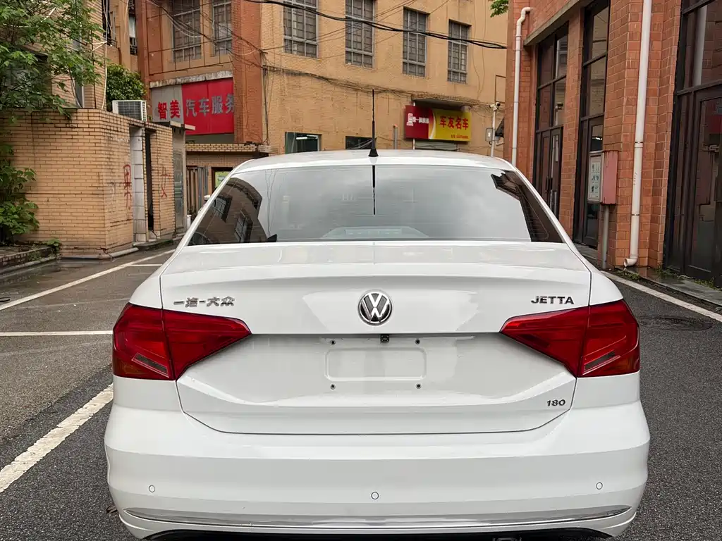Jetta 捷达 2019款 梦想版 1.5 L 手动舒适型