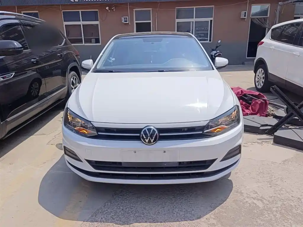 Polo Plus 1.5 L Auto Colorful Tech