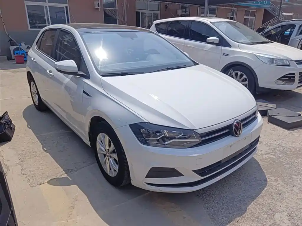 Polo Plus 1.5 L Auto Colorful Tech