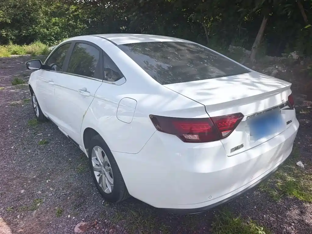 Emgrand GL UP 1.4 T CVT Leading Style