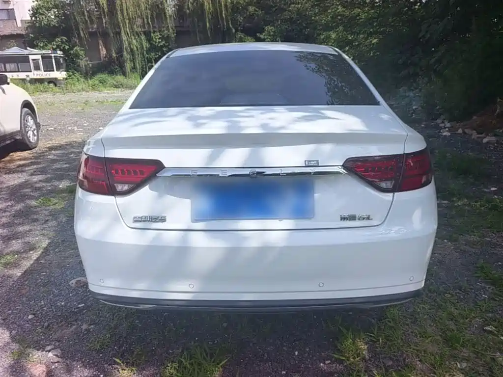 Emgrand GL UP 1.4 T CVT Leading Style