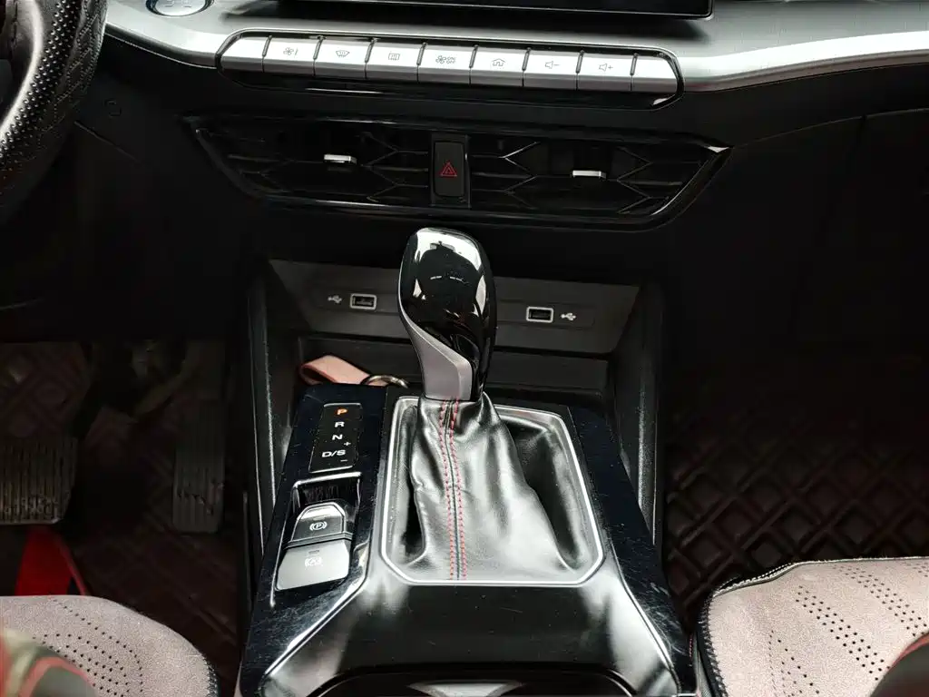 MG5 180 DVVT CVT Youth Luxury
