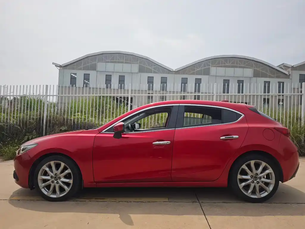 Mazda 3 Axela Hatchback 2.0 L Auto Flagship