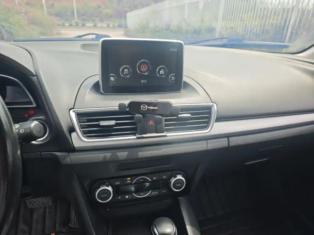 Mazda 3 Axela Hatchback 2.0 L Auto Flagship