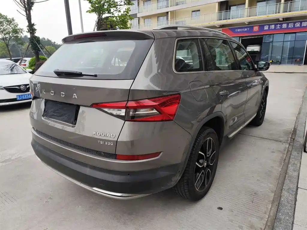 Kodiaq 柯迪亚克 2019款 改款 TSI330 7座两驱豪华优享版 国VI