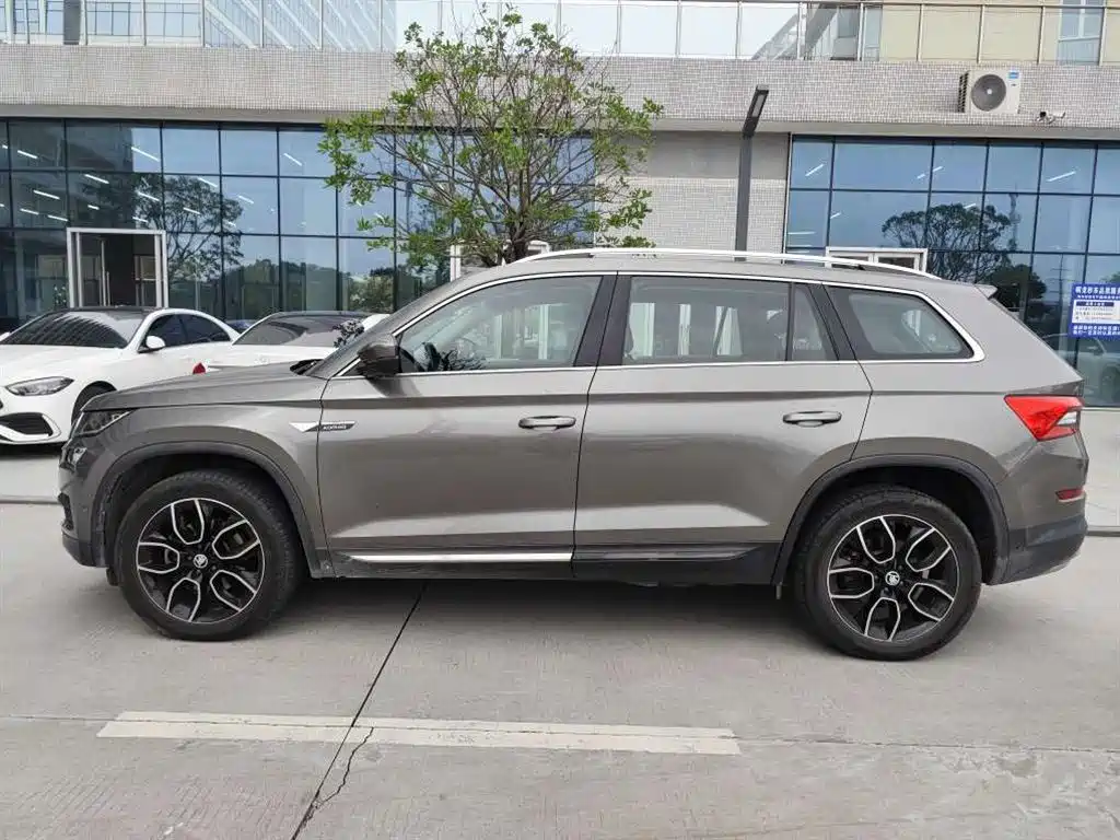 Kodiaq 柯迪亚克 2019款 改款 TSI330 7座两驱豪华优享版 国VI