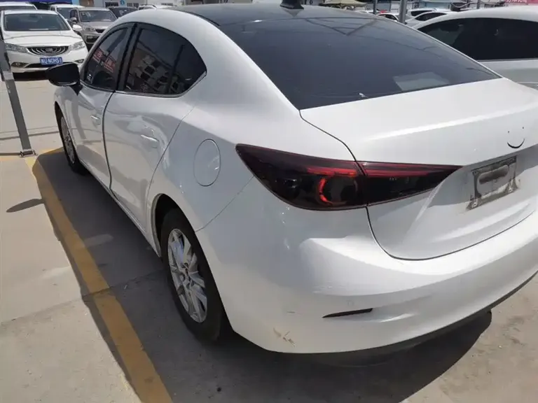 Mazda 3 Axela Sedan 1.5 L Auto Luxury CN-V