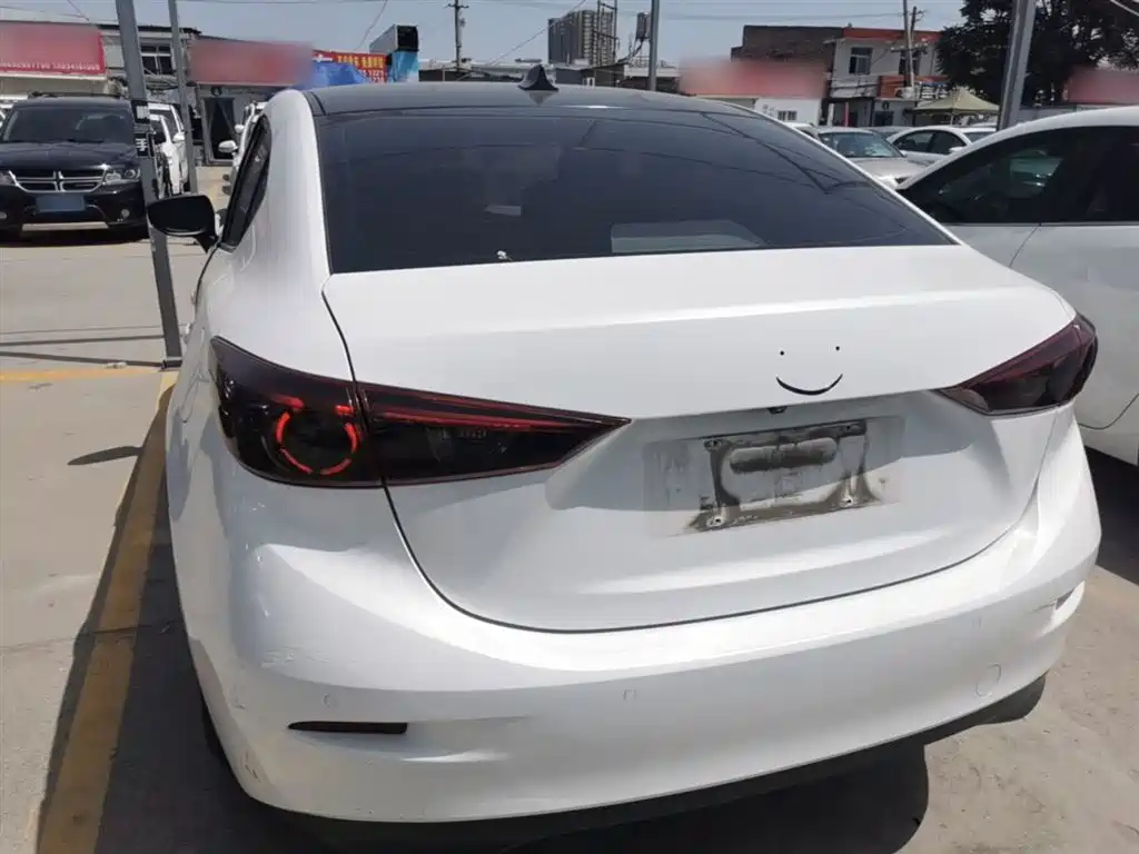 Mazda 3 Axela Sedan 1.5 L Auto Luxury CN-V