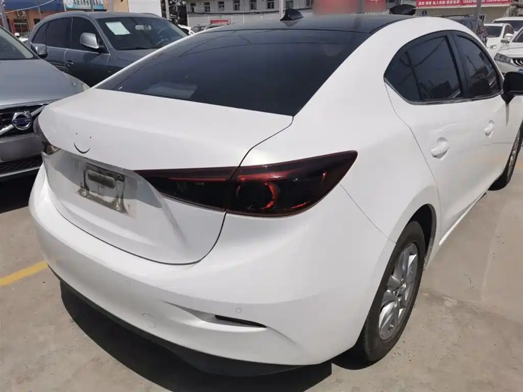 Mazda 3 Axela Sedan 1.5 L Auto Luxury CN-V