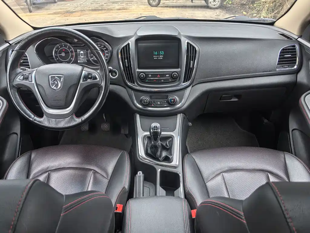 Baojun 560 1.8 L Manual Luxury