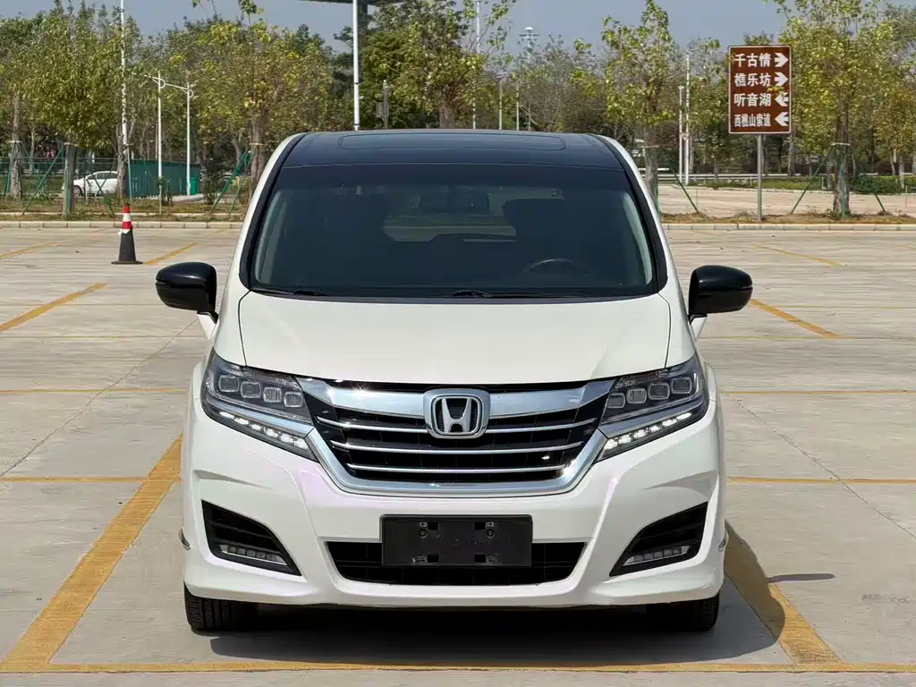 Elysion 2.4 L Luxury