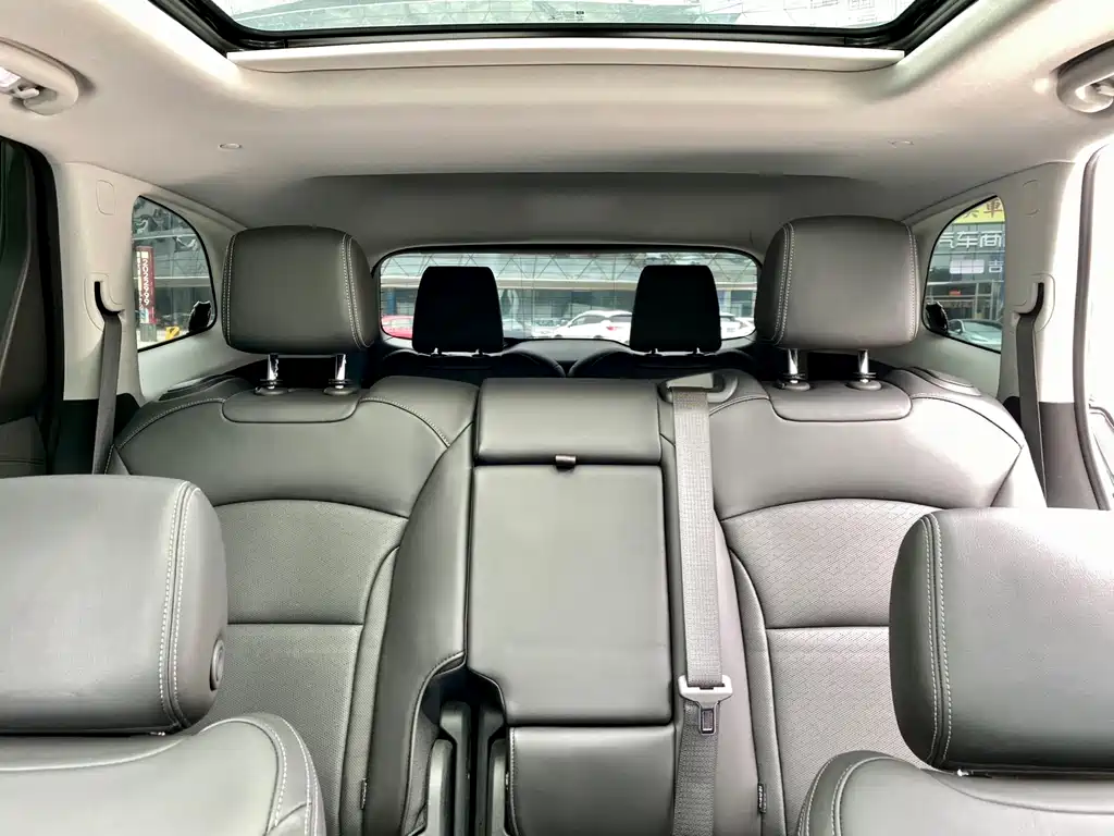 Enclave 652 T 2 WD Distinguished 7-seat