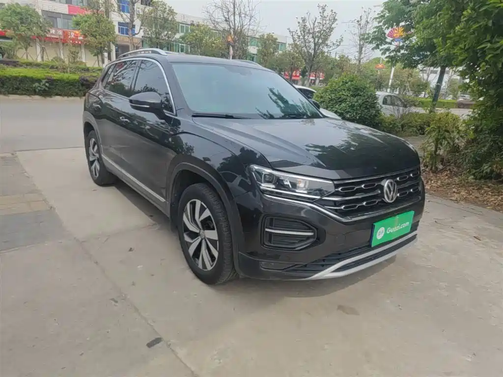 Tayron 330 TSI 2 WD Luxury CN-VI