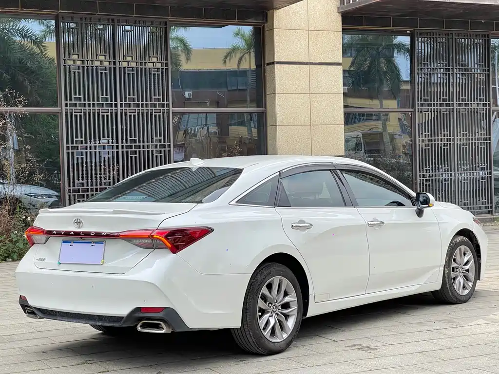 Avalon 2.0 L Luxury CN-VI
