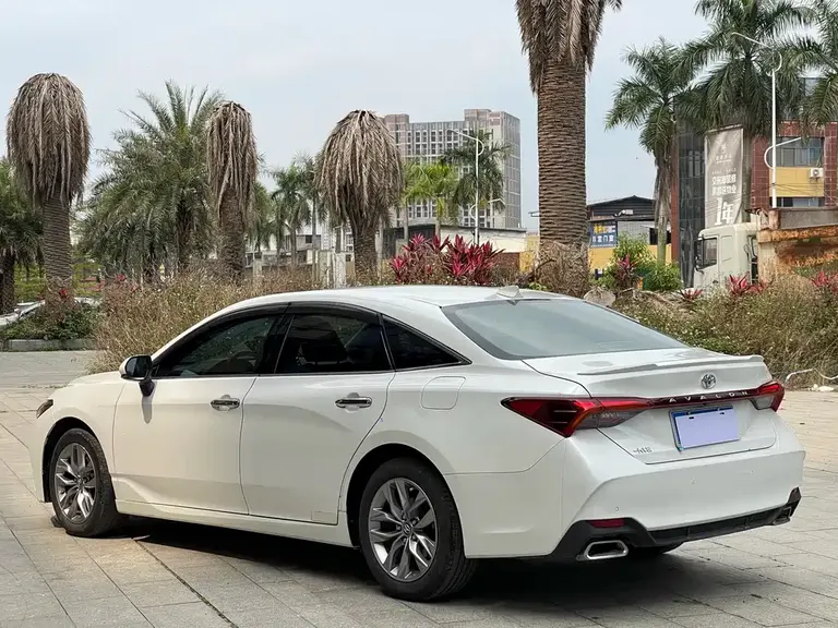 Toyota Avalon 2.0 L Luxury CN-VI