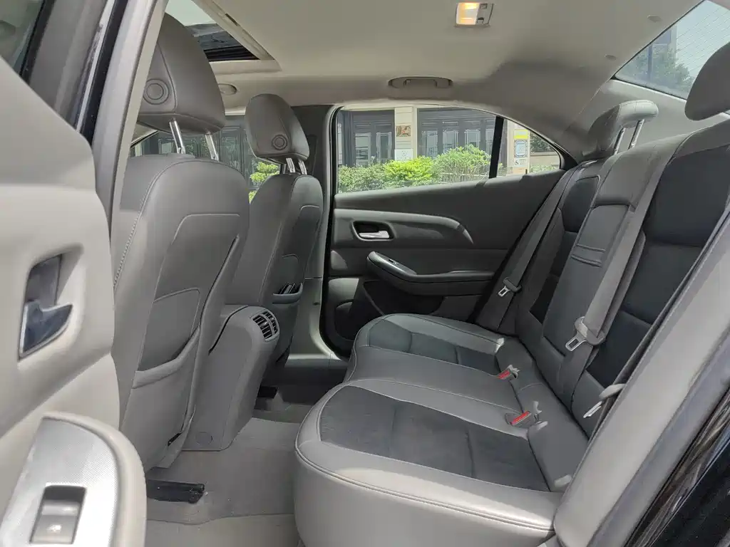 Malibu 2.0 L Auto Luxury