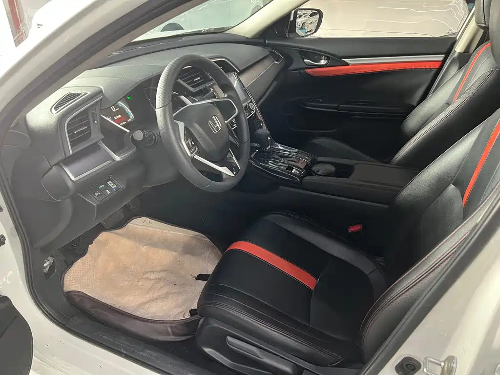 Civic 220 TURBO CVT Luxury