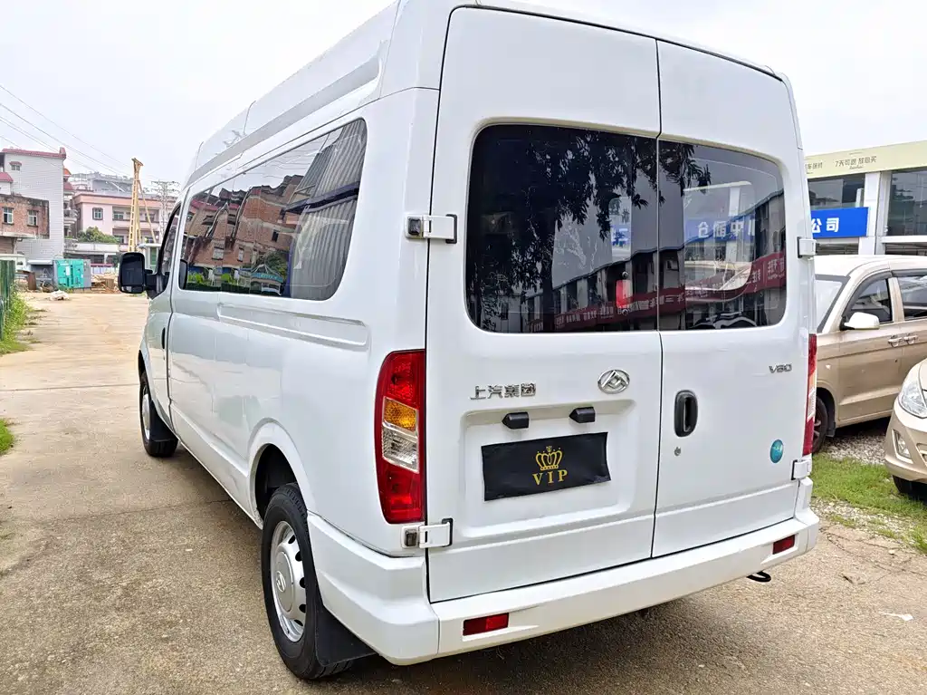 Xintu V80 2.0 T PLUS Manual Business Travel LWB Mid Roof 9-seat