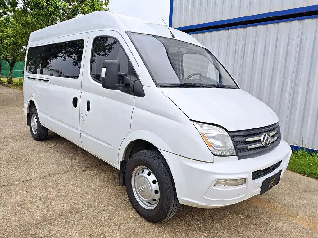 Xintu V80 2.0 T PLUS Manual Business Travel LWB Mid Roof 9-seat