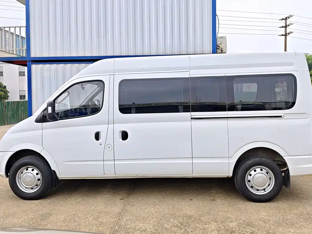 Xintu V80 2.0 T PLUS Manual Business Travel LWB Mid Roof 9-seat